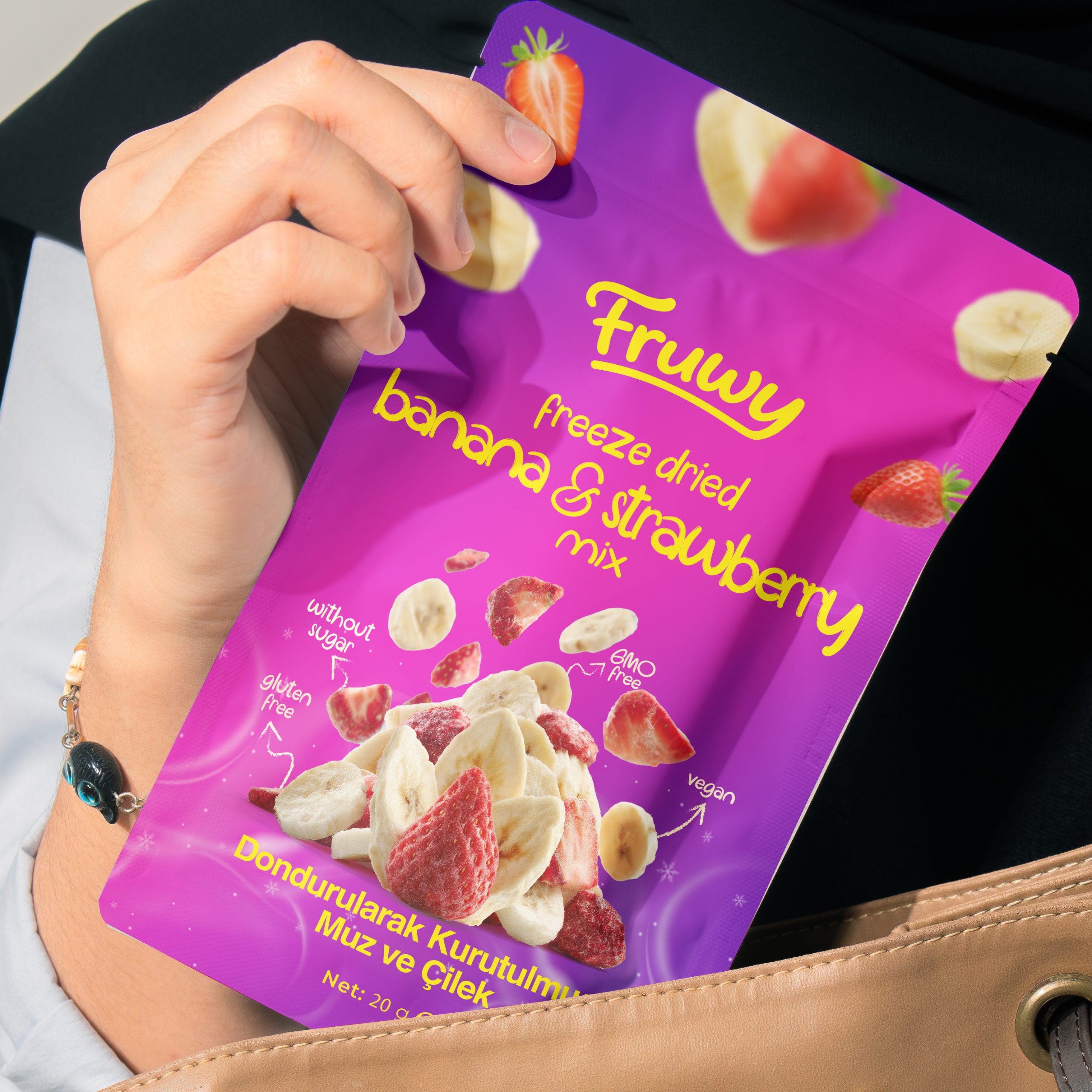 muz ve çilek mockup